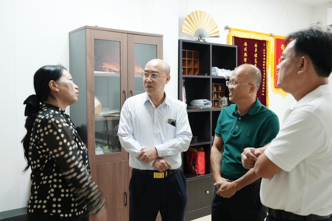 图为走访调研现场